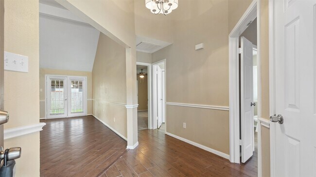Building Photo - 22503 Holly Branch Dr