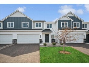 Building Photo - 2121 Birch Ln
