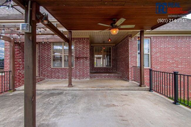 Building Photo - 4040 Robinwood Cir