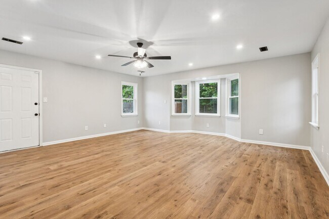 Building Photo - Updated Four bedroom, two full bathroom home