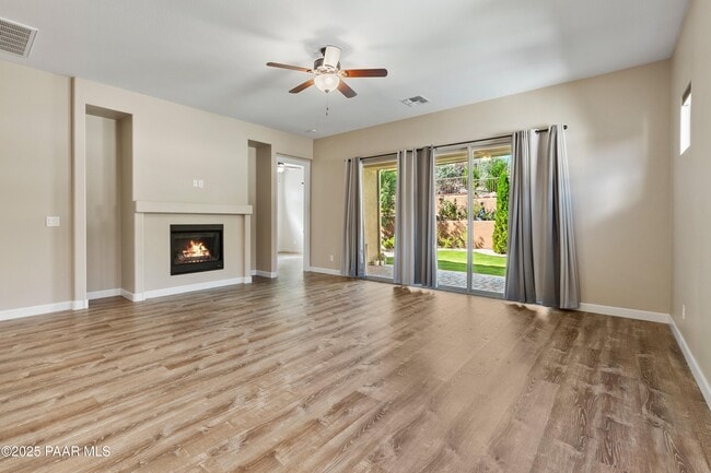 Building Photo - 2416 Alberta Way