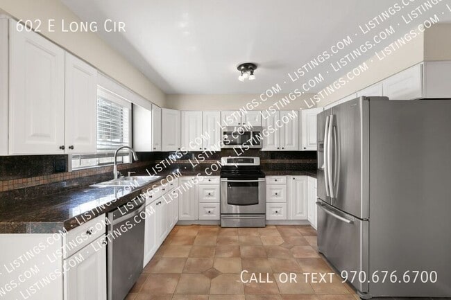 Building Photo - 602 E Long Cir