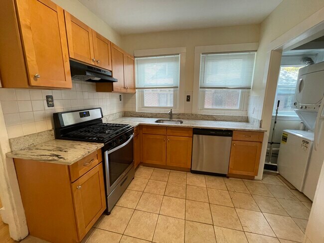 Building Photo - 797 Washington St