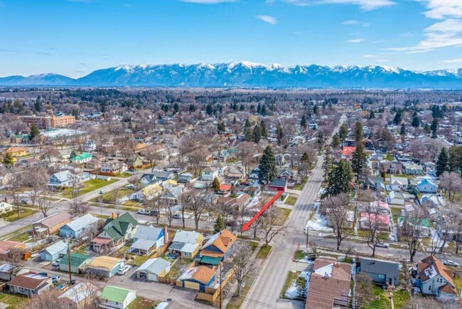 Building Photo - Beautiful 4 Bedroom Rental in Prime East Kalispell Location