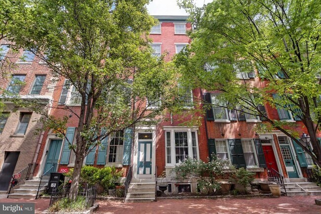 Building Photo - 927 Clinton St