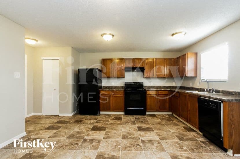 Building Photo - 11428 Cuyahoga Dr