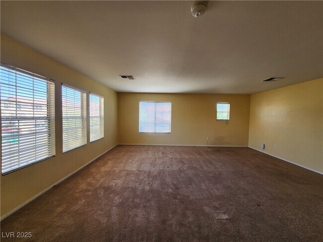 Building Photo - 8717 W Majestic Pine Ave