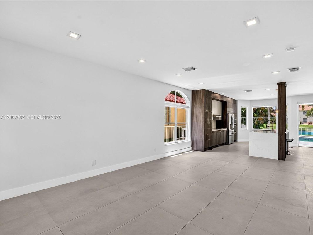 Building Photo - 1800 NW 78th Ave