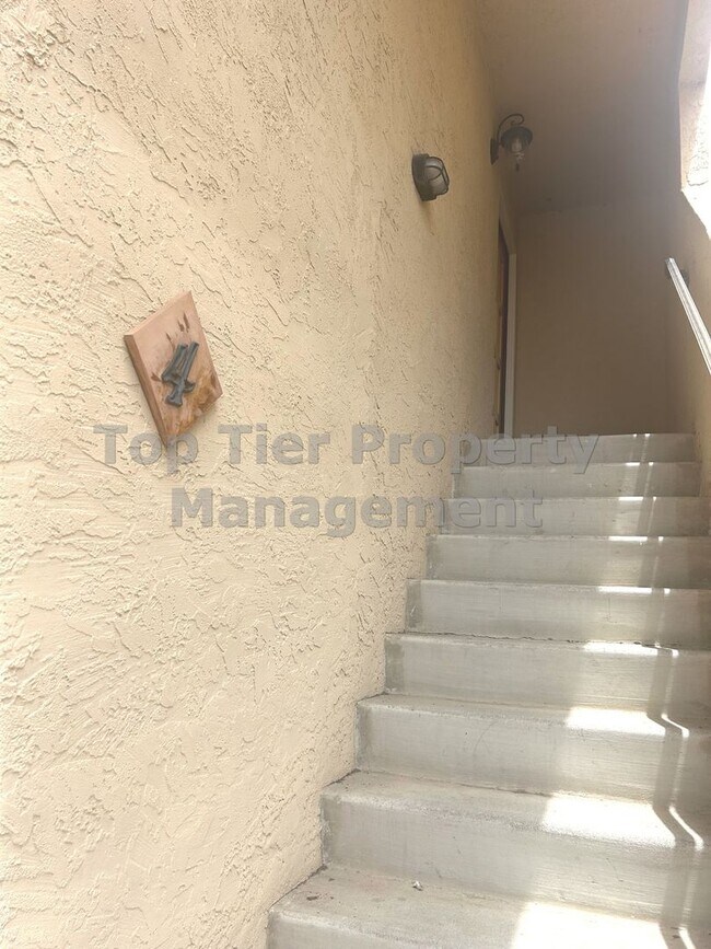 Building Photo - Spacious 2 Bed / 2 Bath Condo Near SDSU – ...