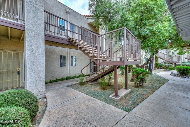 Building Photo - 7101 W Beardsley Rd