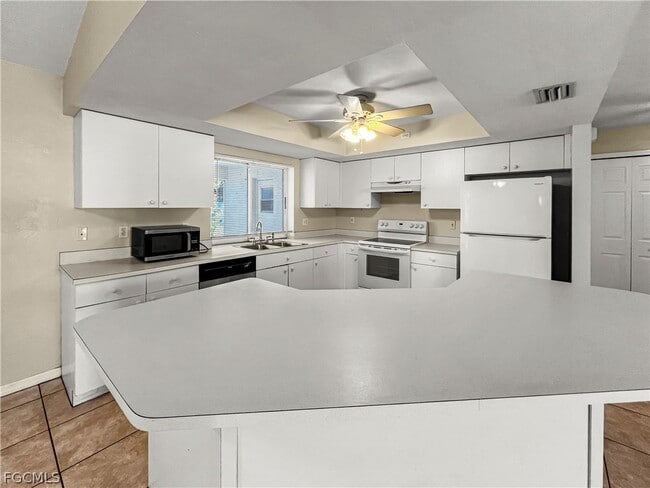 Building Photo - 208 SE 17th St