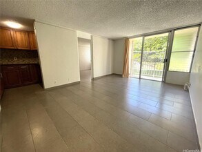 Building Photo - Spacious 3 Bed / 2 Bath – Nuuanu Park Plac...
