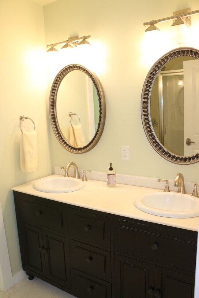 Building Photo - Bridger Views Condo- Furnished Monthly Rental or Long Term Lease- Pets Negotiable