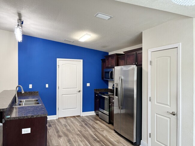 Building Photo - 5143 Carmell Ridge Cir