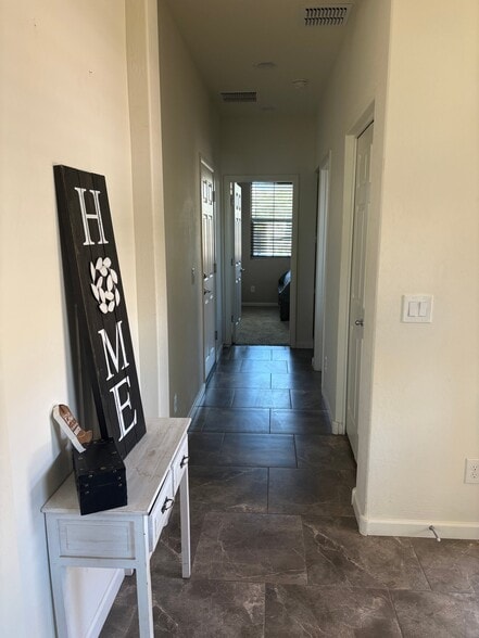 Building Photo - 4468 Covered Wagon Trl