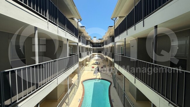 Building Photo - 4502 Gaston Ave