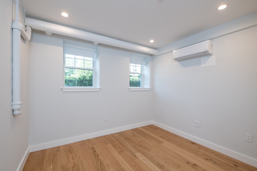 Building Photo - 298 Chestnut Ave