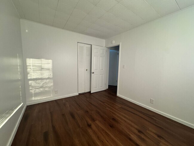 Building Photo - 501-503 River Road