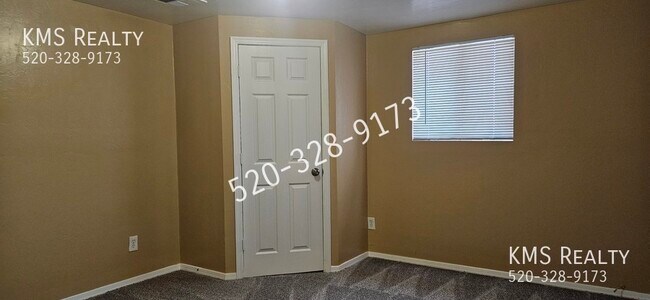 Building Photo - 3536 E Blacklidge Dr