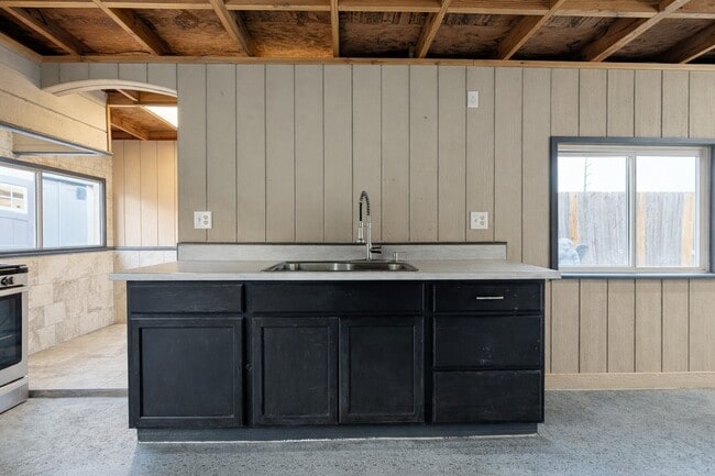 Building Photo - 10130 Williams Field Dr