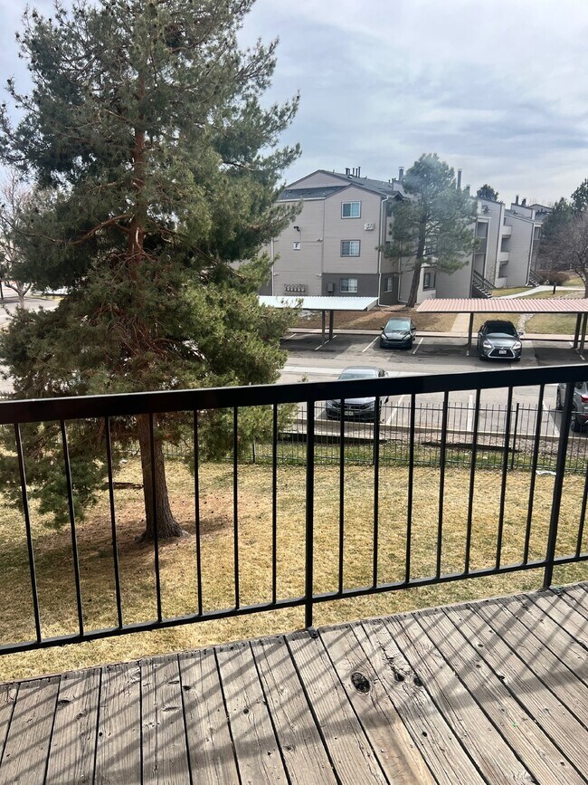 Building Photo - AVAILABLE NOW!  Cozy condo in the Chestnut Community!