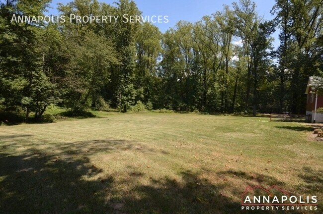 Building Photo - 816 maple road
