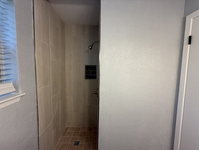 Building Photo - 6101 Melody Ln