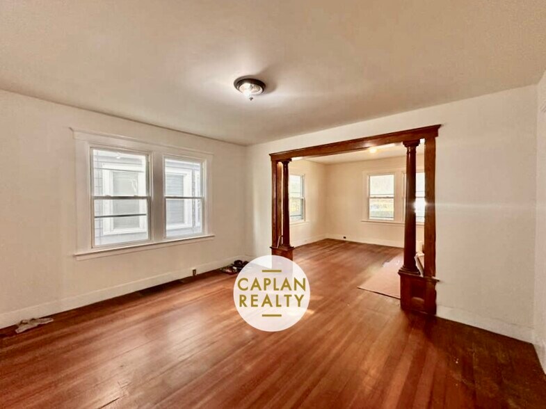 Primary Photo - 1655 State St