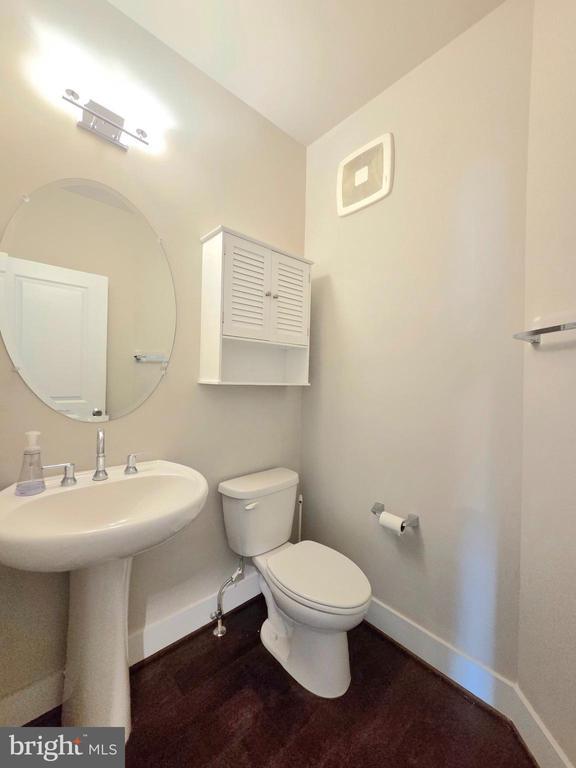 Building Photo - 820 Fern Pl NW