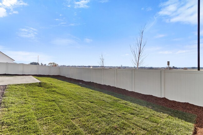 Building Photo - 3117 S Old Farm Ave