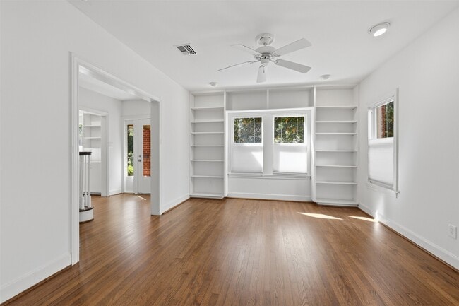 Building Photo - 2132 Tangley St