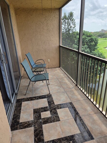 Building Photo - 3001 W Rolling Hills Cir