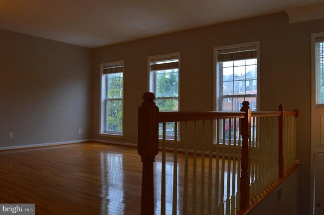 Building Photo - 4016 Timber Oak Trl