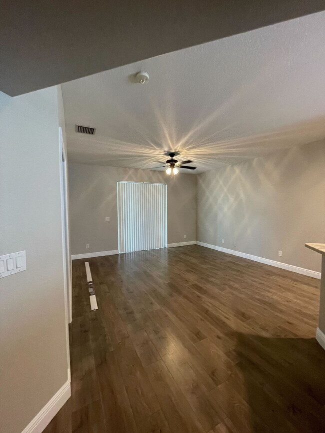 Building Photo - Charming 4-Bedroom Haven