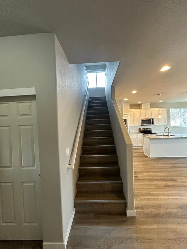 Building Photo - Beautifully Furnished Brand New 5 Bedroom ...