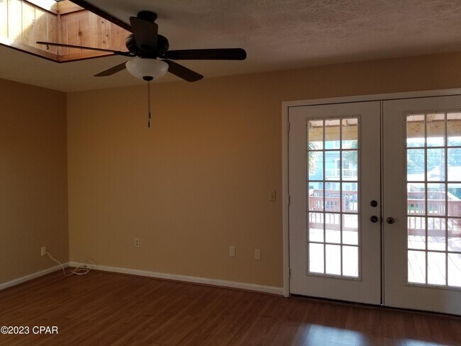 Building Photo - 7129 S Lagoon Dr