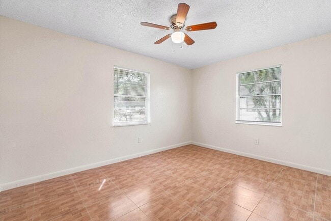 Building Photo - 4787 Gulfstream Rd