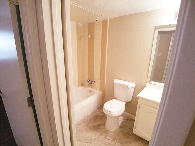 Building Photo - 6927 Tara Dr