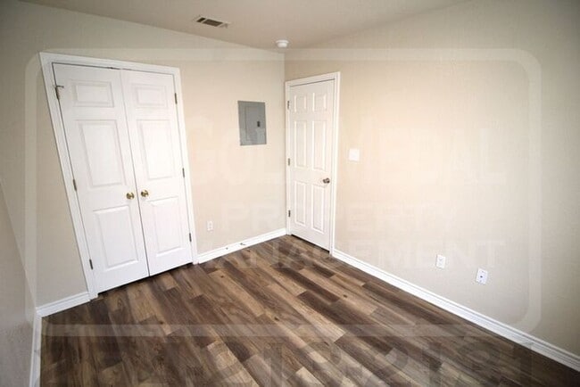 Building Photo - 4707 Westcliff Rd