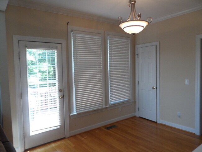 Building Photo - 2907 Alderman Ln
