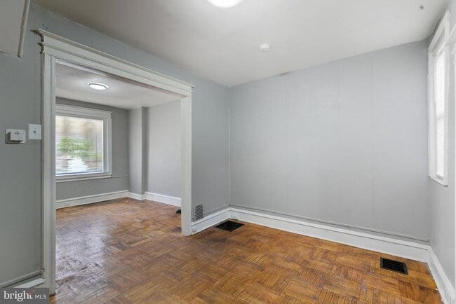 Building Photo - 3028 N Stillman St