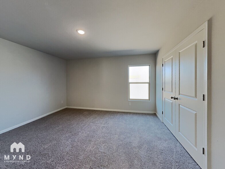 Building Photo - 222 S Picacho Heights Rd