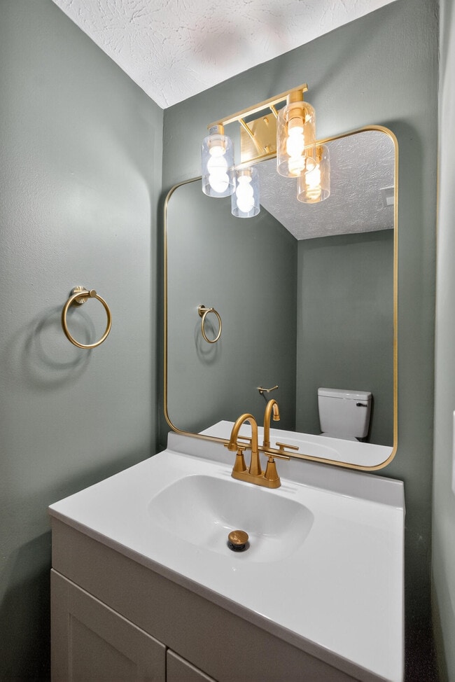 Building Photo - 433 Darby Creek Rd