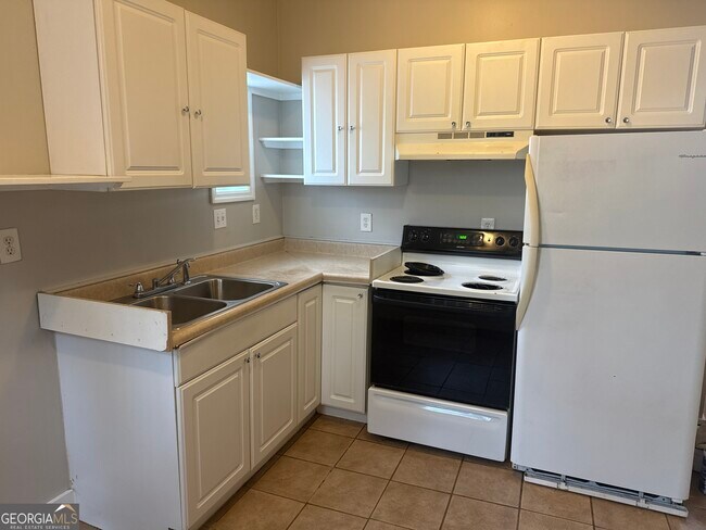 Building Photo - 836 E Henry St