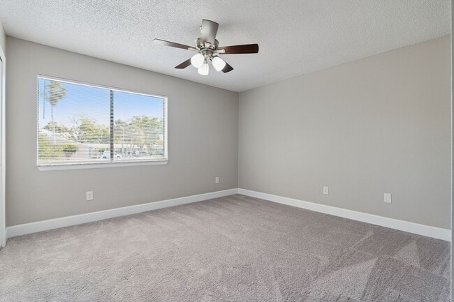 Building Photo - Beautifully Updated 2BR/1.5BA Altamonte Springs Townhome with Modern Finishes