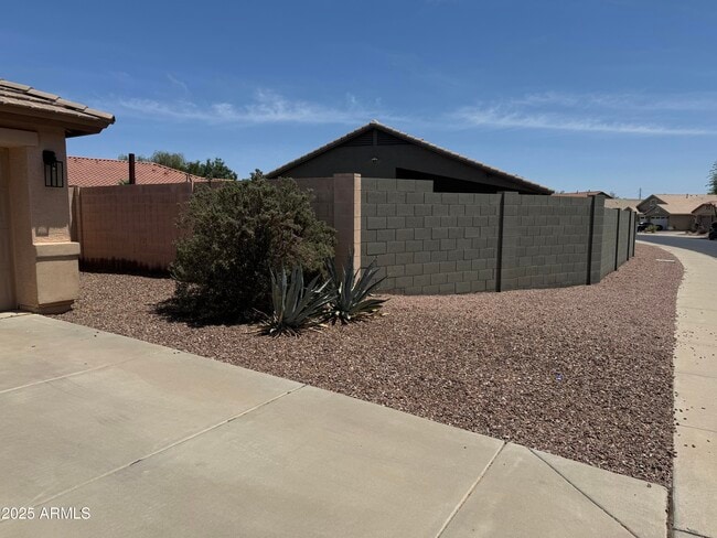 Building Photo - 22530 N Van Loo Dr