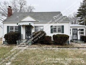 Building Photo - 3 Bedroom Downtown Brownsburg Ranch!