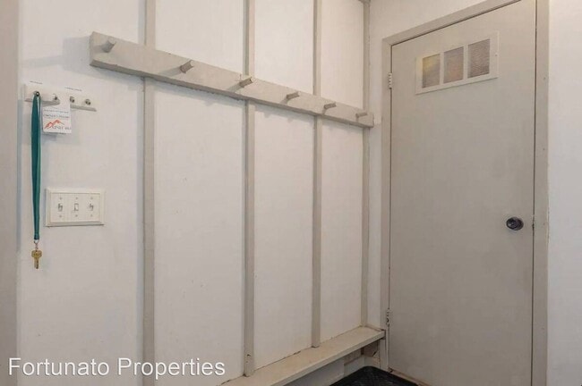 Building Photo - 3 br, 4 bath House - 867 Airport Road Unit 10