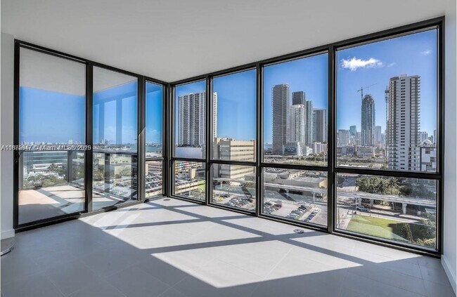 Building Photo - 1600 NE 1st Ave