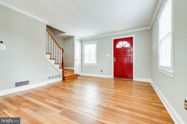 Building Photo - 5809 Mt Vernon Dr